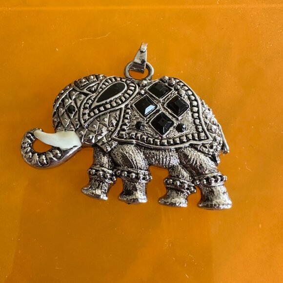 Elephant Pendants and One Pair Earrings Lot of 11 - Picture 5 of 16